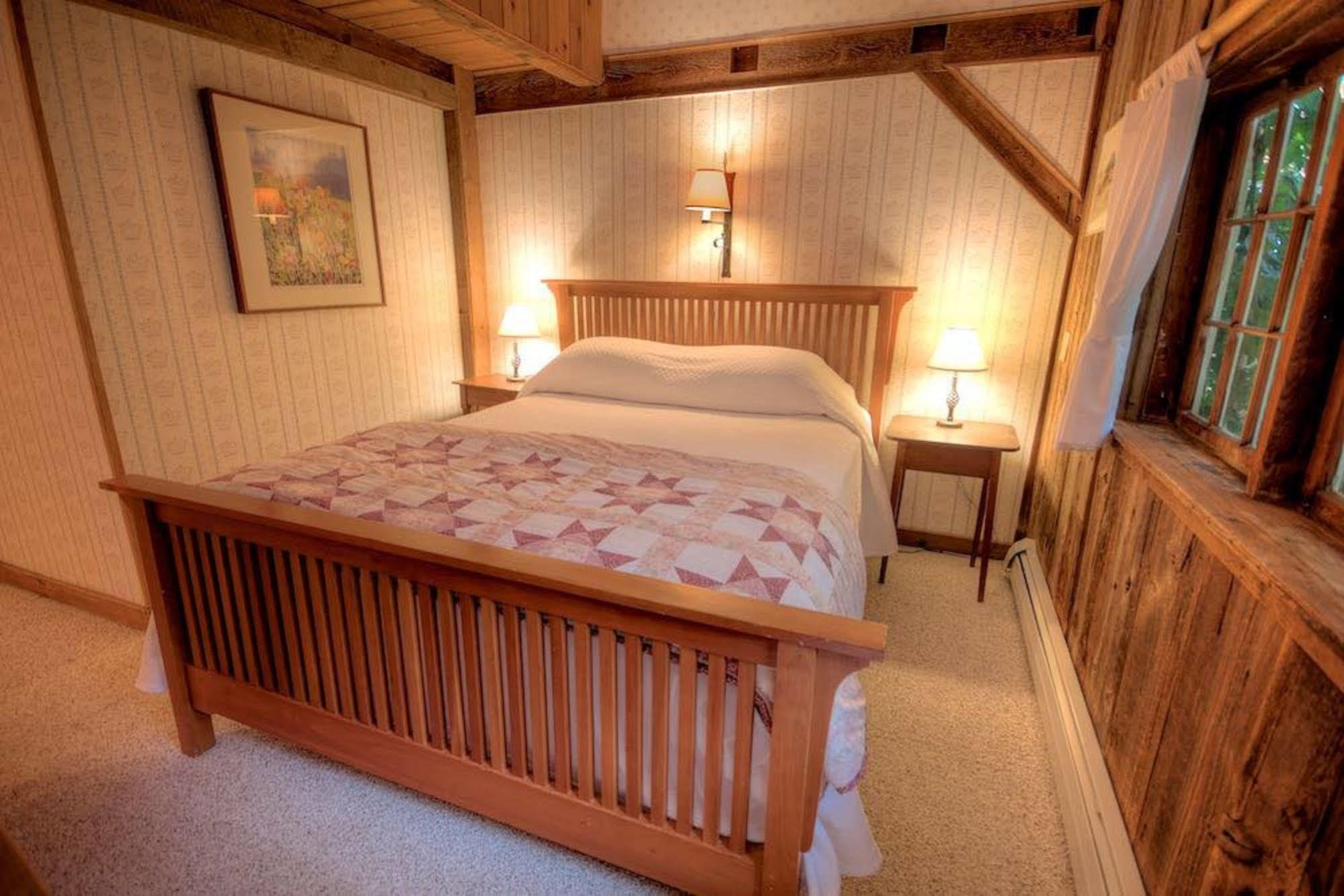Blueberry Hill Inn Brandon Bagian luar foto
